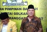 Bakal Calon Bupati Manggarai Barat Gusti Sarifin Saat Menggelar Konferensi Pers di Sekretariat Partai Golkar Manggarai Barat. (Foto: Info Labuan Bajo)