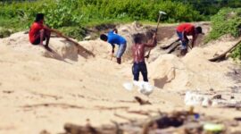 Nama Abi Salim Diduga Dalang yang Ajak Masyarakat Rangko Jual Pasir Ilegal ke Proyek Reklamasi Mawatu Resort. (Foto: Ilustrasi)