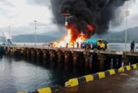 Kapal Pengangkut BBM Terbakar di Pelabuhan, Warga Berhasil Padamkan Api
