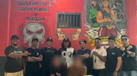 Kedua pelaku saat diamankan pihak Kepolisian. (Foto: HO-Polres Manggarai Barat)