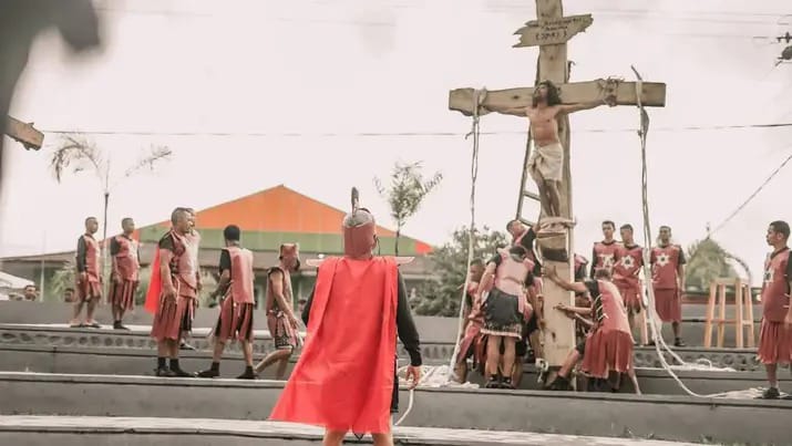 Tablo Jumat Agung di Ruteng, Manggarai: Tradisi Iman dan Budaya yang Menggetarkan Hati