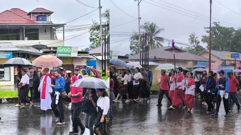 Jumat Agung di Labuan Bajo: Iman yang Mengakar dalam Budaya