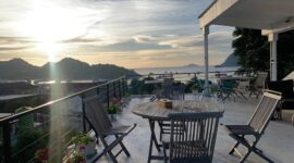 View lantai dua Kopi Mane Inspiration. Tempat ini berdekatan dengan Puncak Waringin.