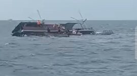 Satu unit kapal wisata dilaporkan tenggelam di perairan Taman Nasional Komodo, Manggarai Barat, Nusa Tenggara Timur, pada Minggu (29/62025) siang. (Tangkapan layar video unggahan akun facebook- Hardinal.