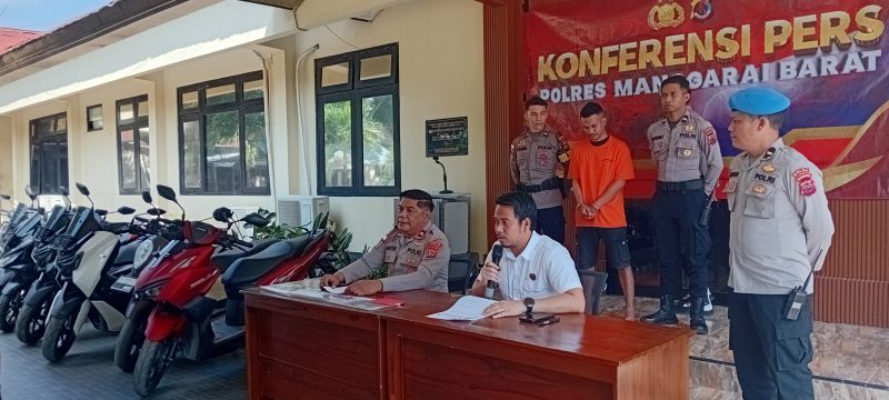 Kepolisian Resor Manggarai Barat menangkap seorang pria berinisial AR, 29 tahun, atas dugaan penggelapan tujuh unit sepeda motor sewaan.