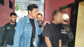 Salah satu terduga pelaku penculikan yang berujung tewasnya Kepala Kantor Cabang Pembantu Bank BUMN berinisial MIP, berakhir di Bandara Internasional Komodo, Labuan Bajo, Nusa Tenggara Timur. Pria yang bekerja sebagai penagih utang itu ditangkap pada Kamis siang, 21 Agustus 2025, saat baru saja mendarat dari Jakarta.
