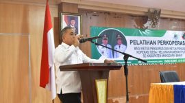 Bupati Edi saat menyampaikan sambutan. (Foto : Gonsalez)