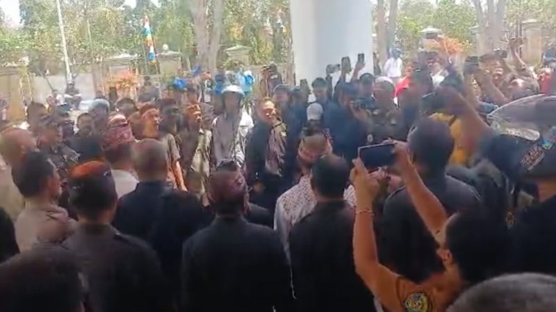 DPRD Manggarai Barat Disebut Pemalas, Demonstran: Malu Makan Gaji dari Keringat Rakyat