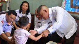 Wabup Manggarai Fabi Abu Kunjungi Rumah Korban Gigitan Anjing Diduga Rabies di Karot