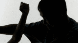 Kekerasan ke Jurnalis di Manggarai, Wartawan Dipukul Pakai Mikrofon Saat Karaoke. (Gambar: Ilustrasi)