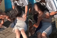 Wanita Mabuk Berat Ditemukan Tertidur, Warga Langsung Bergerak Menolong