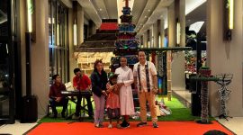 GM Meruorah, Rudy Rudolf H. Butar Butar (Paling Kanan) Saat Christmas tree 