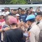 Yang Mendapati Korban Kapal Tenggelam Itu Nelayan, Bukan Basarnas”, Kata Para Demonstransi di Depan Kantor KSOP Labuan Bajo