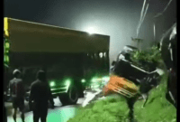 Rem Blong di Jalur Trans Flores, Pelajar 19 Tahun Tewas Terjepit Truk di Mbeliling