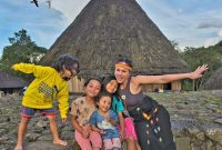 Wulan Guritno Nikmati Kearifan Lokal Ruteng Pu’u, Hati Penuh Cerita dari Kampung Adat NTT