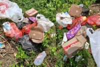 Sampah Medis Dibuang di Pinggir Jalan Trans Flores Labuan Bajo, Warga Resah