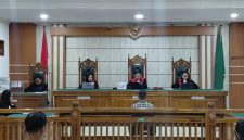 Hakim PN Labuan Bajo Vonis Seorang ASN 8 Bulan Penjara karena Telantarkan Istri dan Anak