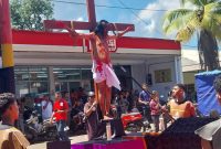 Yesus Wafat di Depan Alfamart, Jalan Salib Tematis Jadi Sorotan Publik
