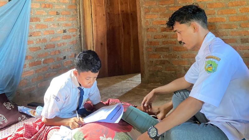 Guru Datangi Rumah Siswa Sakit, Pastikan Tetap Ikut Ujian AAS 2026