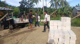 Tak Hanya Jaga Kamtibmas, Polisi di Labuan Bajo Ikut Bangun Mushola Warga