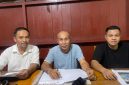 Advokat Aldri Dalton Ndolu (Tengah), Asisten Lawyer Sirilus Ladur (kiri), Advokat Ryo Yacob (Kanan) saat konfrensi Pers di Hotel Wisata Labuan Bajo, Kami (23/04/2026) sore. (Foto: Info Labuan Bajo) 