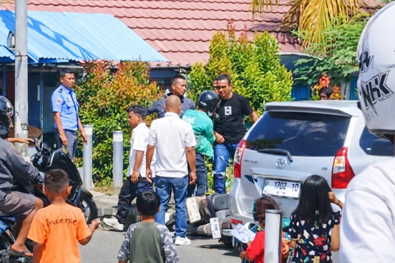 Sopir Pariwisata vs Driver Grab Ricuh di Labuan Bajo Ricuh di Jalan, Diduga Rebutan Penumpang hingga Berujung Kekerasan