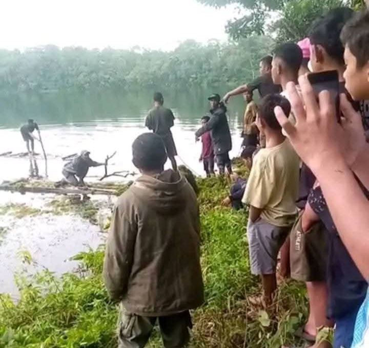 Tangis Warga Pecah di Rana Mese, Siswa SD Tenggelam Belum Ditemukan
